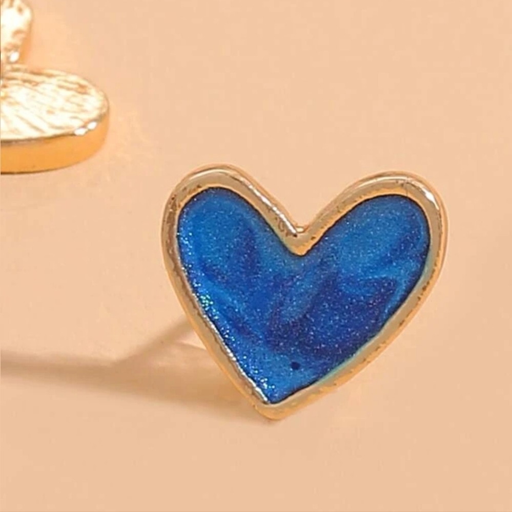 💙💙Super Adorable Blue Colored Heart  Stud Earrings💙💙 - Picture 2 of 15